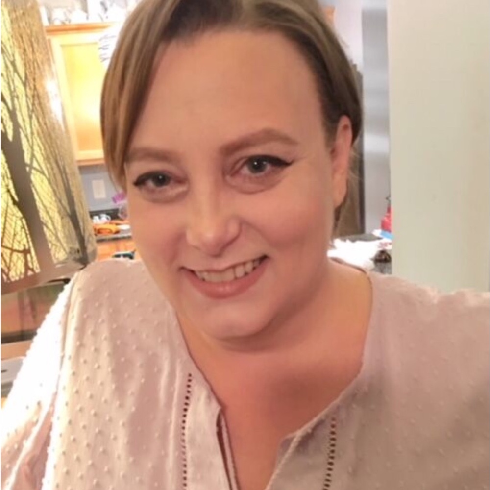 Meet your Posher, Nicole